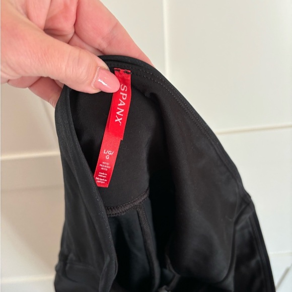 Spanx Faux Leather Leggings size large - Picture 5 of 5